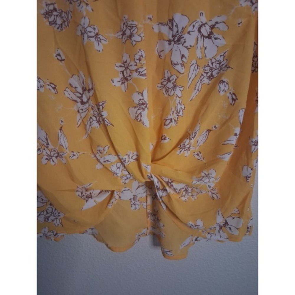 West Kei Yellow Floral V-Neck Twist Front Short Sleeve Blouse Top Small TU39004S - Picture 5 of 8